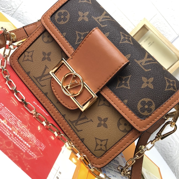 ルイヴィトンバッグ角部分ディテール